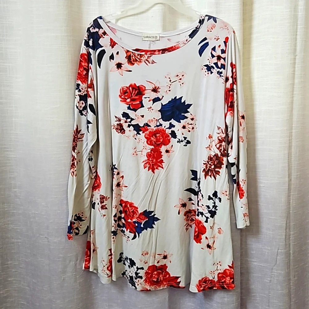 LARACE TOP
